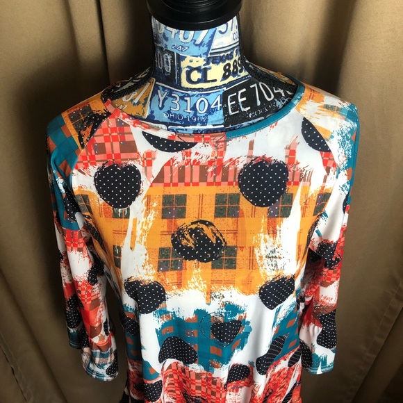 Lily Bell Sleeve Geometric Pattern Shirt - Picture 3 of 13